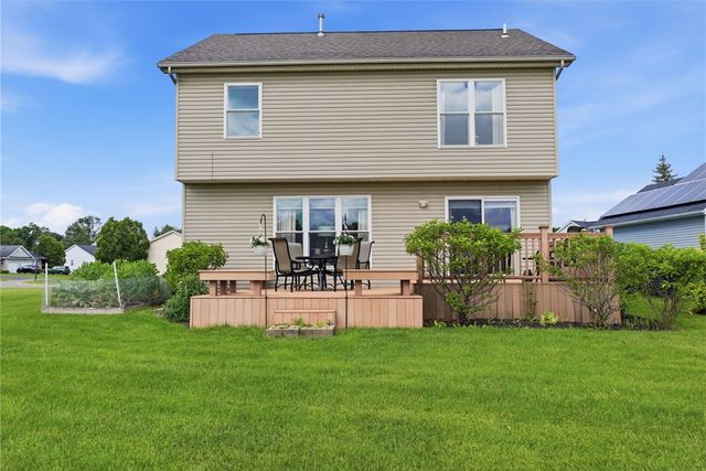 40 Wind Way Circle, Ogden, NY 14624