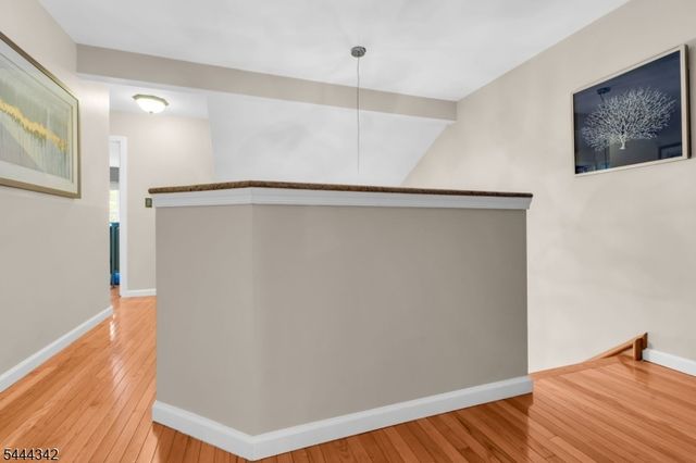68 Delaware Ln, Branchburg Twp., NJ 08876