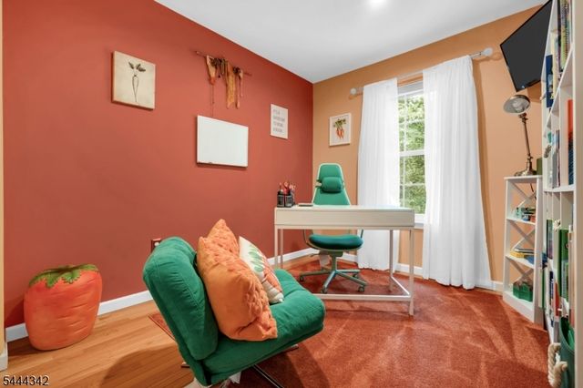 68 Delaware Ln, Branchburg Twp., NJ 08876