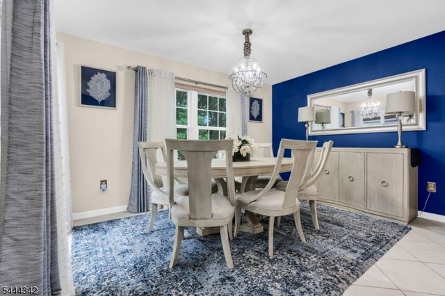 68 Delaware Ln, Branchburg Twp., NJ 08876