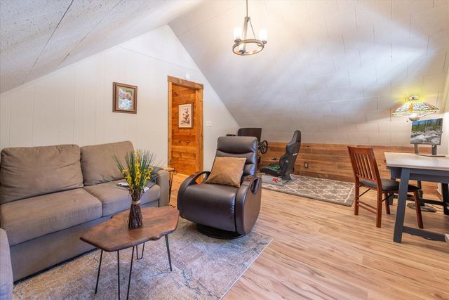 5225 Palisade Road, Soda Springs, CA 95728