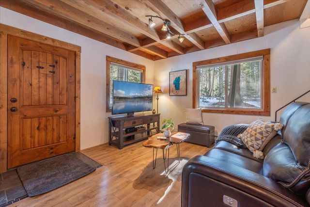 5225 Palisade Road, Soda Springs, CA 95728