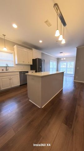 302 Petersburg Ct., Dothan, AL 36305