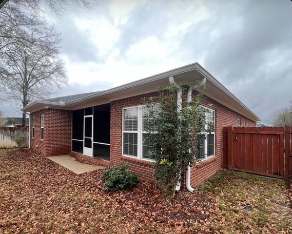 302 Petersburg Ct., Dothan, AL 36305