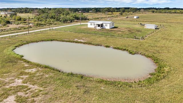 2105 Eagle Road, Anahuac, TX 77514