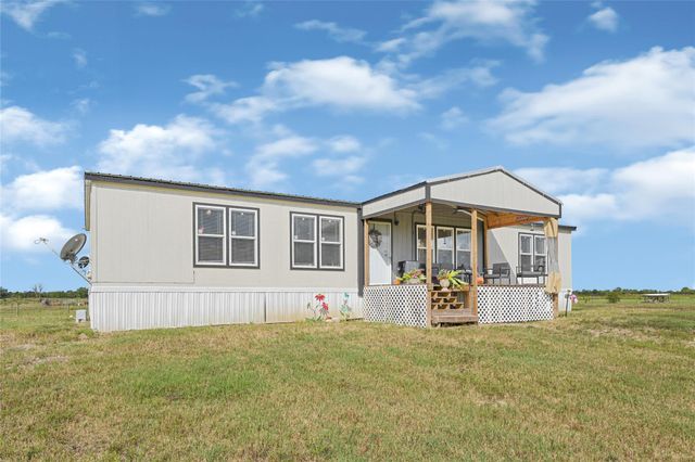 2105 Eagle Road, Anahuac, TX 77514