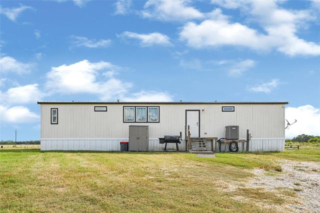 2105 Eagle Road, Anahuac, TX 77514