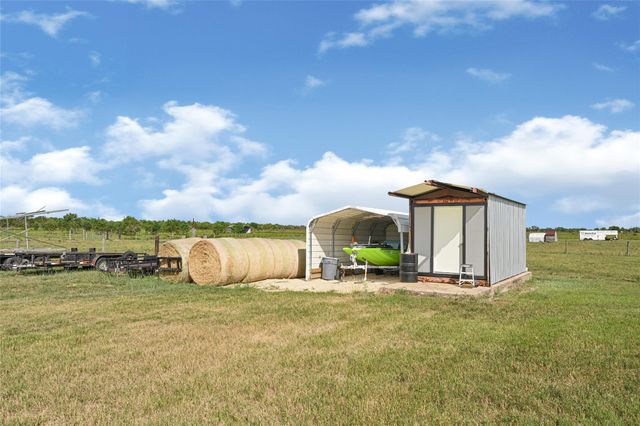 2105 Eagle Road, Anahuac, TX 77514