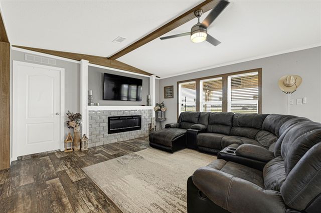 2105 Eagle Road, Anahuac, TX 77514