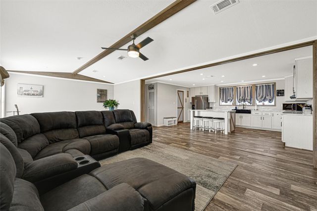 2105 Eagle Road, Anahuac, TX 77514