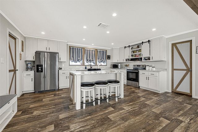 2105 Eagle Road, Anahuac, TX 77514