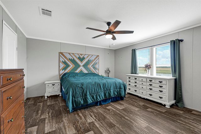 2105 Eagle Road, Anahuac, TX 77514