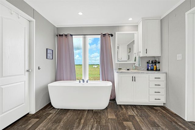 2105 Eagle Road, Anahuac, TX 77514