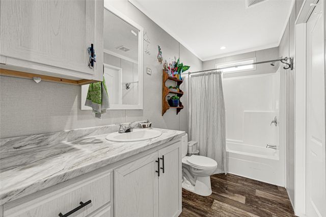 2105 Eagle Road, Anahuac, TX 77514