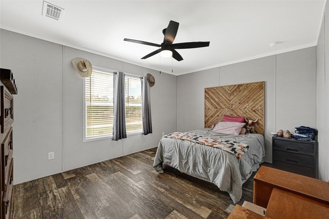 2105 Eagle Road, Anahuac, TX 77514