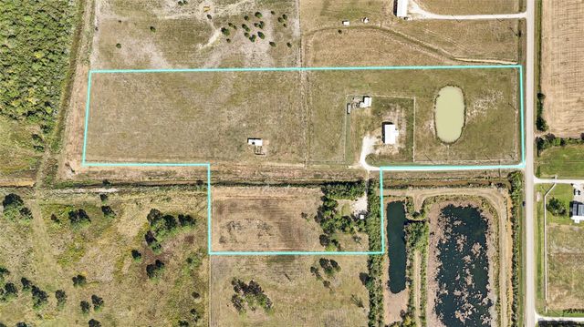 2105 Eagle Road, Anahuac, TX 77514