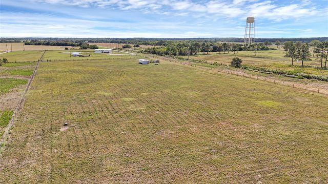 2105 Eagle Road, Anahuac, TX 77514