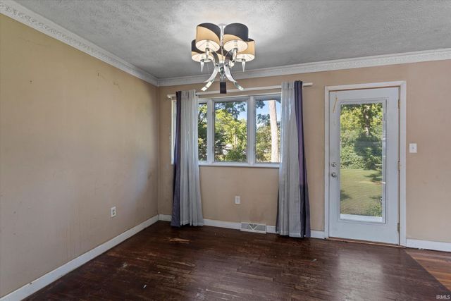 19065 Oakmont North Drive, South Bend, IN 46637