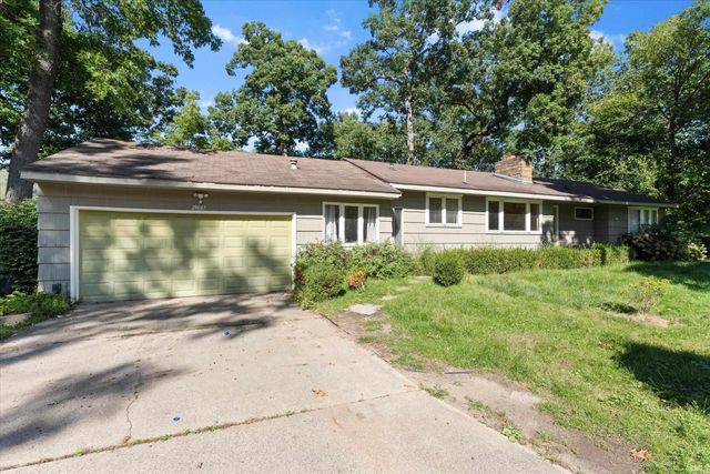 19065 Oakmont North Drive, South Bend, IN 46637