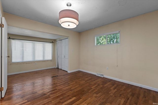 19065 Oakmont North Drive, South Bend, IN 46637
