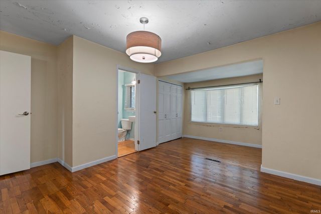 19065 Oakmont North Drive, South Bend, IN 46637