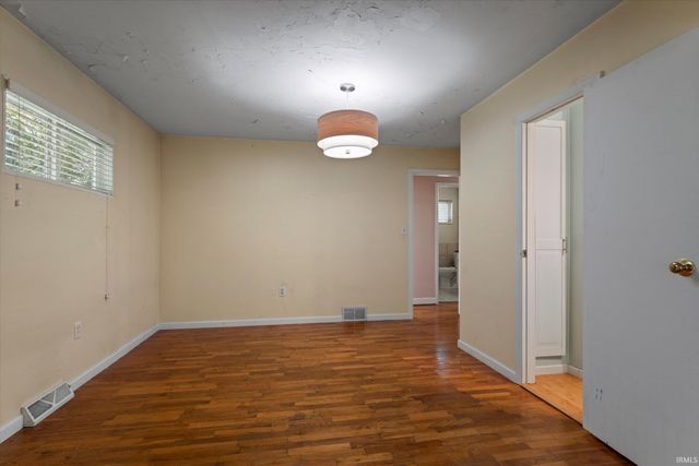 19065 Oakmont North Drive, South Bend, IN 46637