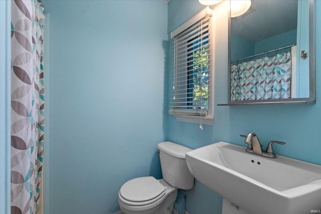 19065 Oakmont North Drive, South Bend, IN 46637