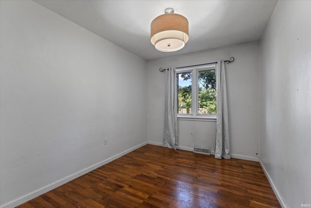 19065 Oakmont North Drive, South Bend, IN 46637
