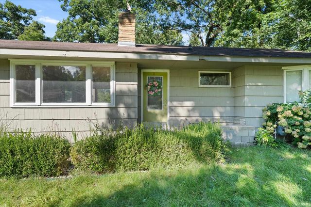 19065 Oakmont North Drive, South Bend, IN 46637