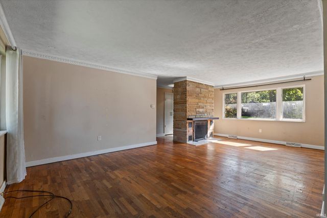 19065 Oakmont North Drive, South Bend, IN 46637