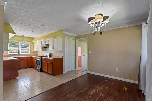19065 Oakmont North Drive, South Bend, IN 46637