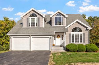 10 Sutherland Way, Nashua, NH 03062