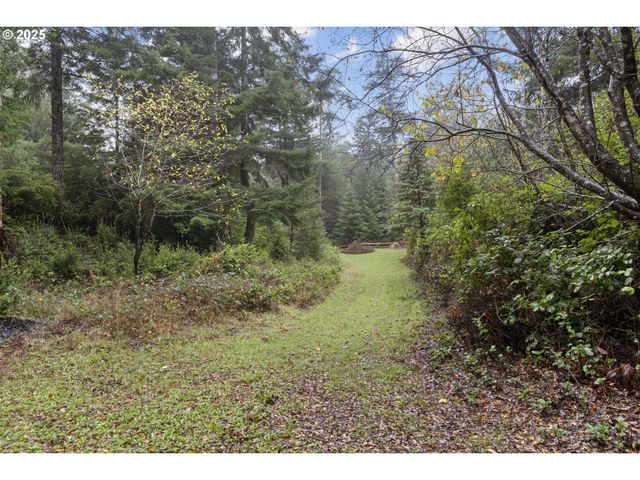 87396 STEWART Ln, Bandon, OR 97411