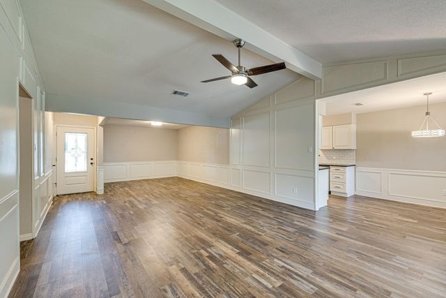 2101 Warwick Drive, Arlington, TX 76015