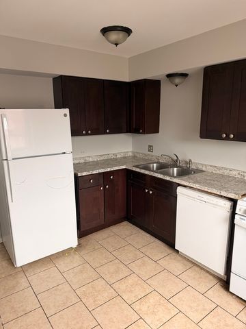 10479 Dearlove Road 2A, Glenview, IL 60025