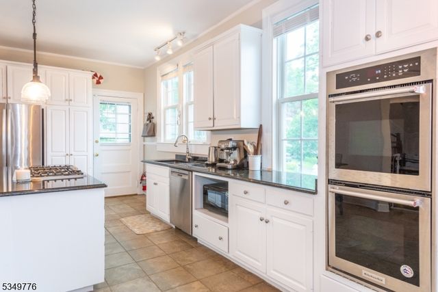 29 Stevens St, Bernardsville Boro, NJ 07924