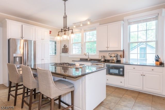 29 Stevens St, Bernardsville Boro, NJ 07924