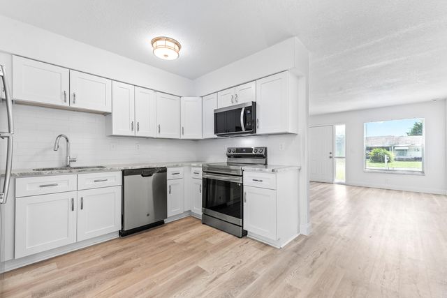 308 Stillwater Drive, Jupiter, FL 33458