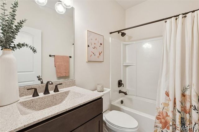 1675 Ridgefield Bluff Court, Eureka, MO 63025