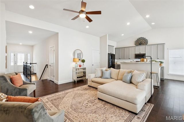 1675 Ridgefield Bluff Court, Eureka, MO 63025