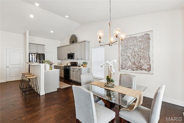 1675 Ridgefield Bluff Court, Eureka, MO 63025