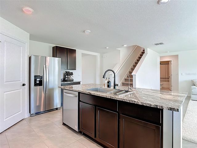 9201 SAPPHIRE CREEK PLACE, Temple Terrace, FL 33637