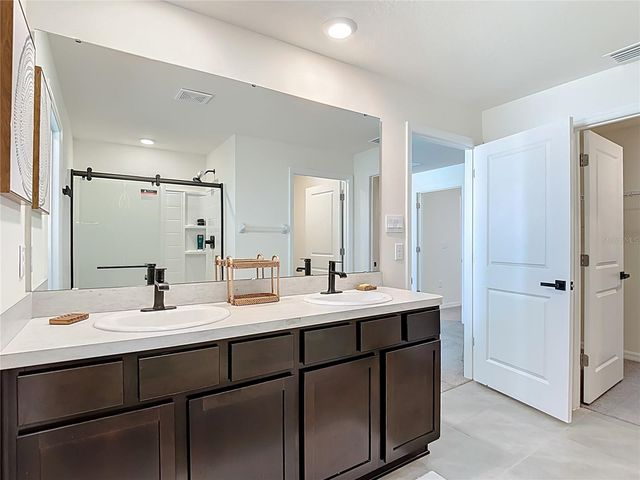 9201 SAPPHIRE CREEK PLACE, Temple Terrace, FL 33637