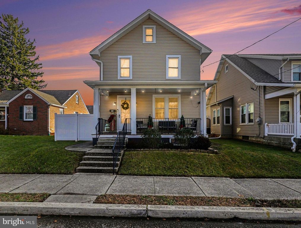 206 EAST SIMPSON STREET, Mechanicsburg, PA 17055