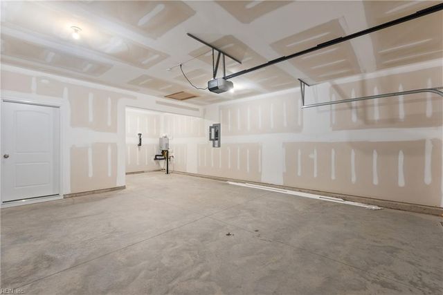 102 Waggle DR, Suffolk, VA 23434