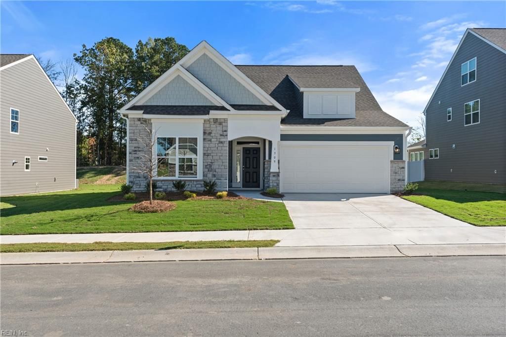 102 Waggle DR, Suffolk, VA 23434