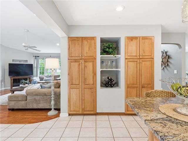 48 Hummingbird Lane, Swansea, MA 02777