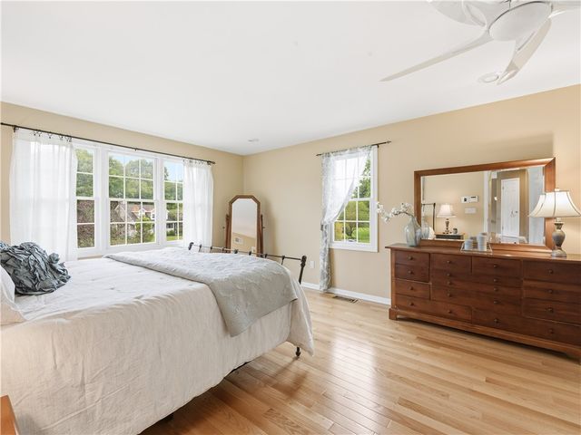 48 Hummingbird Lane, Swansea, MA 02777