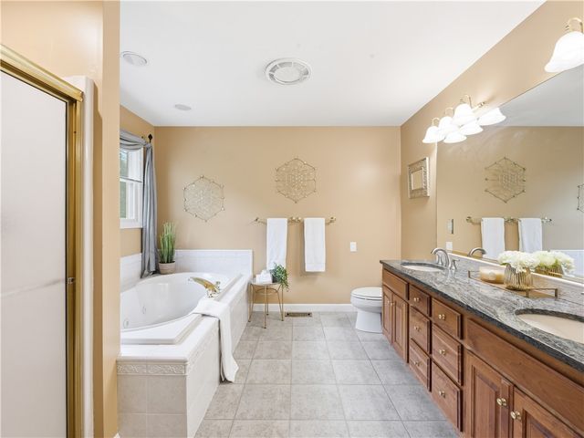 48 Hummingbird Lane, Swansea, MA 02777