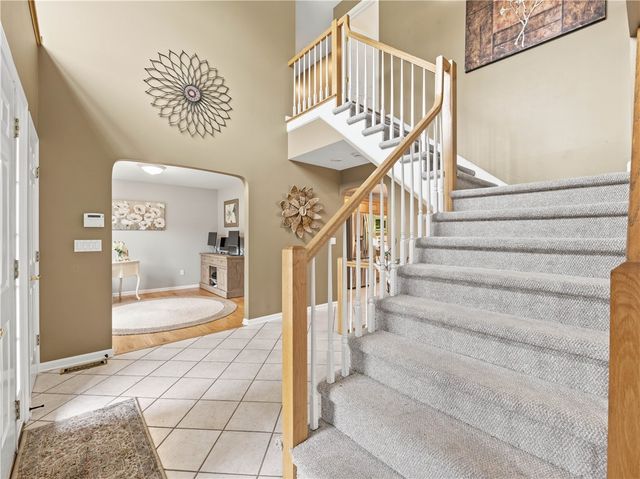 48 Hummingbird Lane, Swansea, MA 02777
